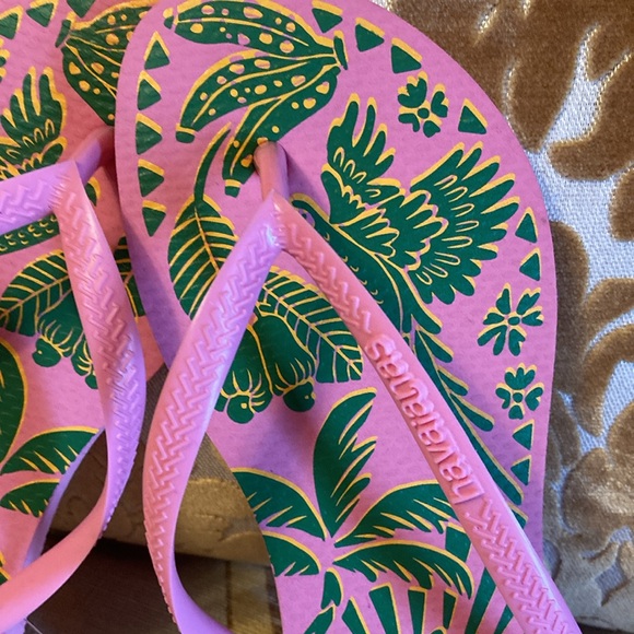 NWOT pink and green Havaianas size 35/36, US size 6. Purchased in Rio de Janiero - Picture 3 of 6
